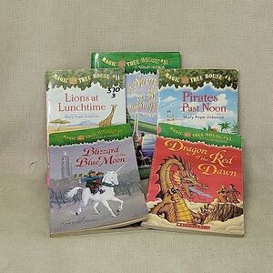 5 Magic Tree House  books ( set 4)